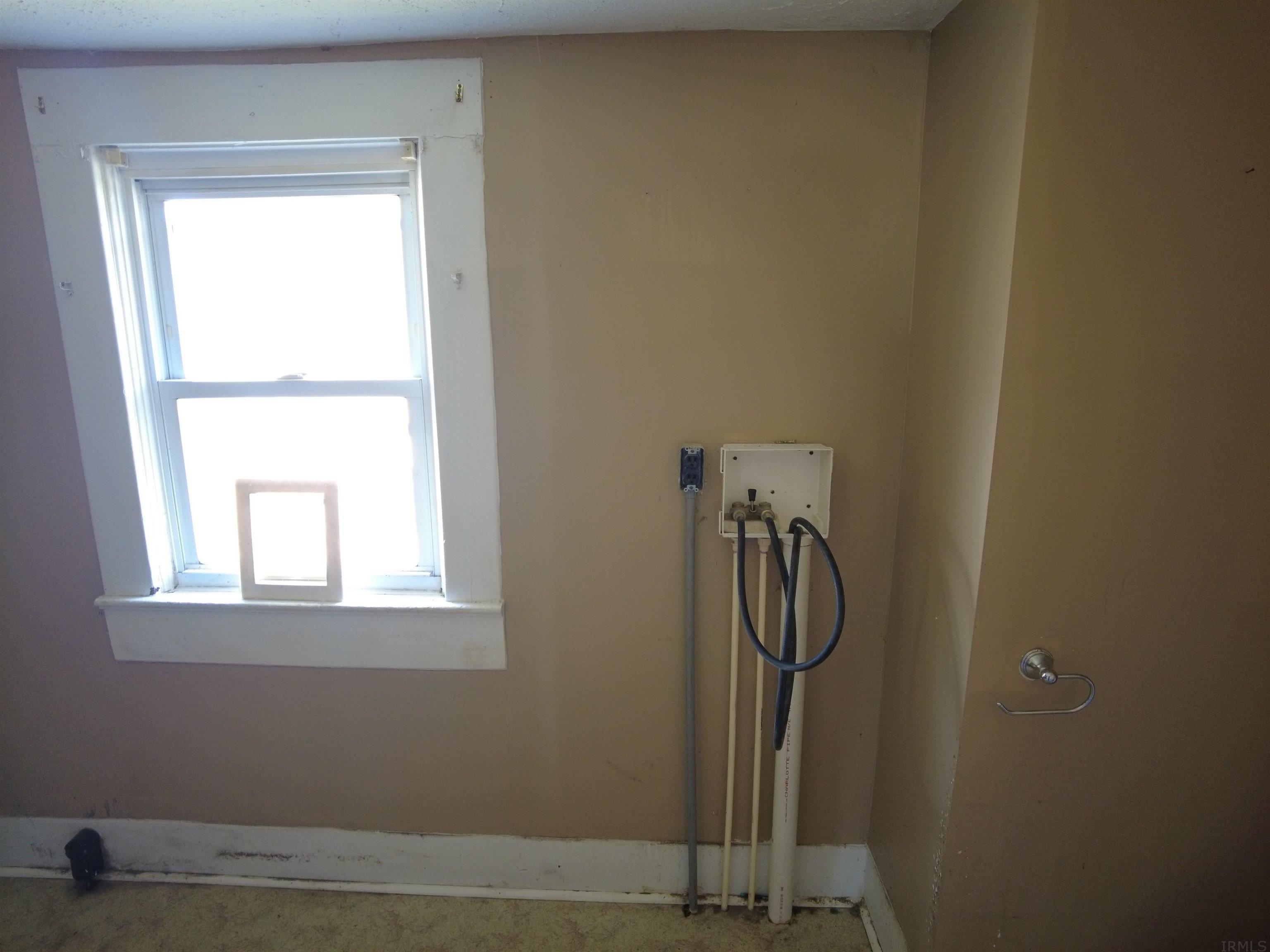 515 J Street Bedford, IN 47421 - Photo 7 of 13