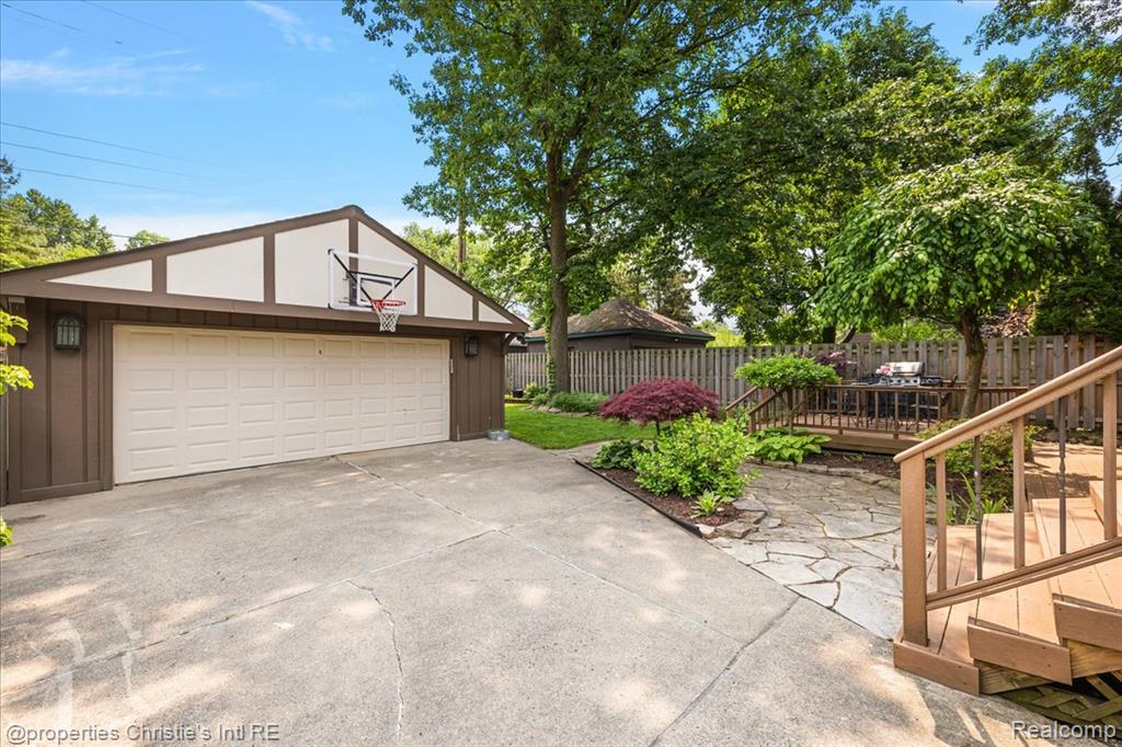 676 Washington Road Grosse Pointe, MI 48230 - Photo 38 of 41