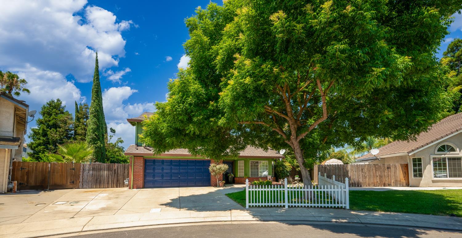 321 High Point Court Modesto, CA 95357 - Photo 4 of 65