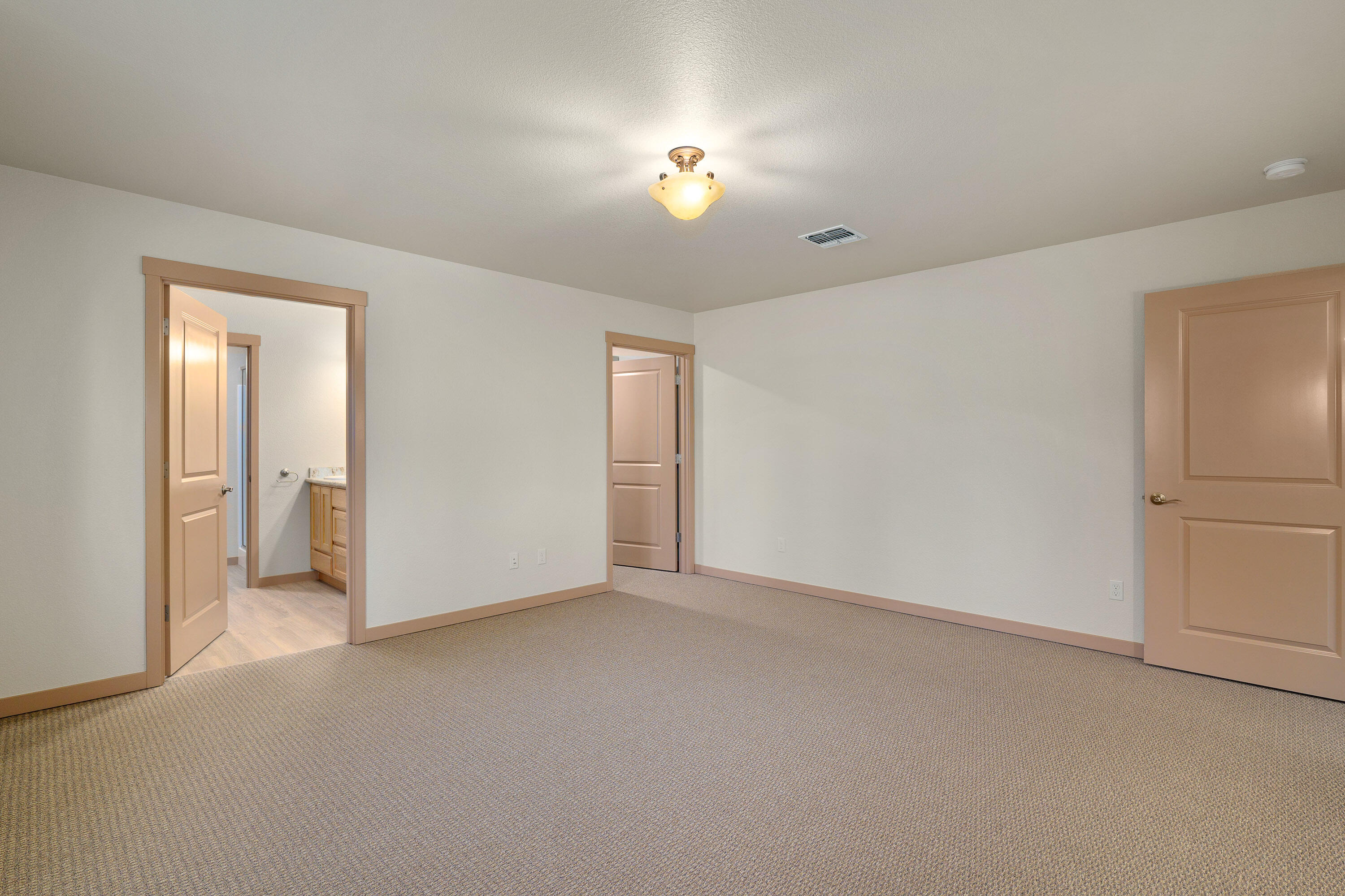 2410 Robertson Bridge Road Grants Pass, OR 97526 - Photo 17 of 46 RB Final (18)