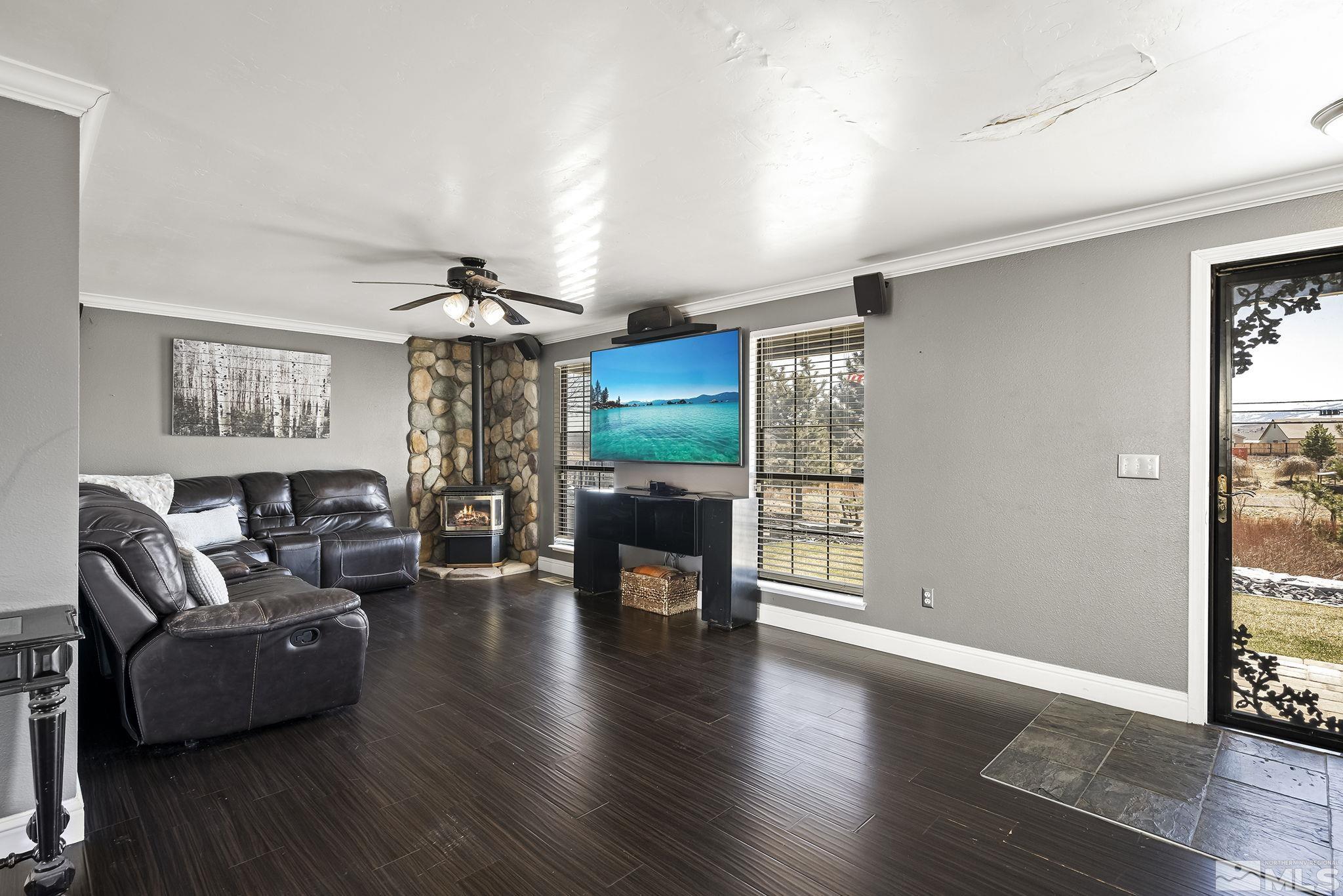 2555 Cactus View Drive Reno, NV 89506 - Photo 5 of 38 Photo 5