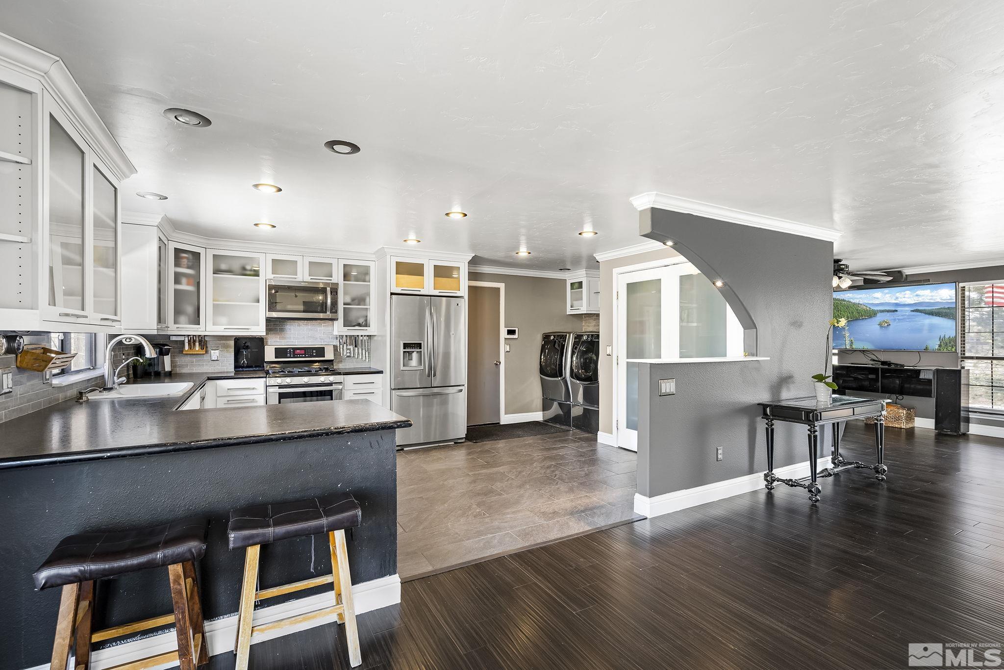 2555 Cactus View Drive Reno, NV 89506 - Photo 9 of 38 Photo 9