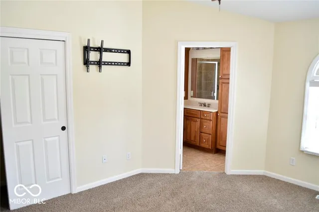 $2,200 | 516 East 10th Street, Indianapolis, IN 46202