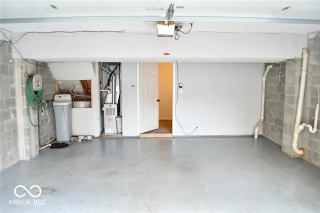 $2,200 | 516 East 10th Street, Indianapolis, IN 46202