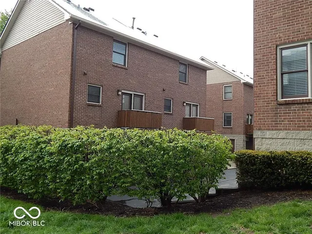 $2,200 | 516 East 10th Street, Indianapolis, IN 46202