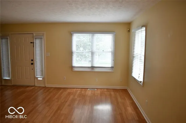 $2,200 | 516 East 10th Street, Indianapolis, IN 46202