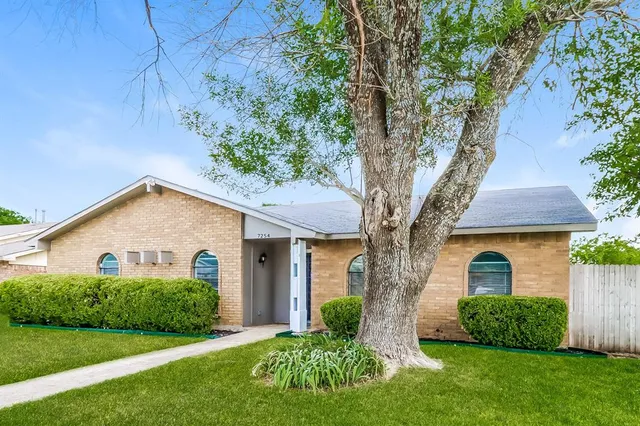 $2,180 | 7254 Cloverglen Drive, Dallas, TX 75249
