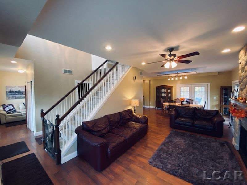 4547 Pinckney Road Howell, MI 48843 - Photo 13 of 36 Living Room