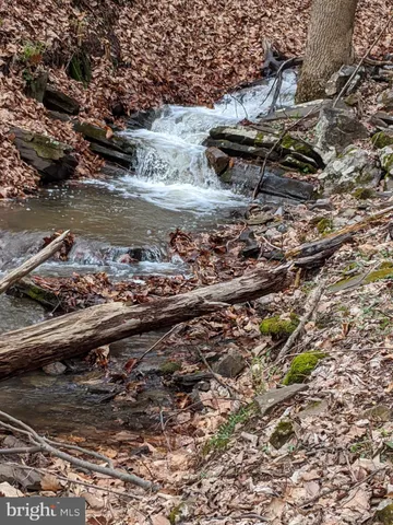 $473,500 | 3225 Magnolia Road, Great Cacapon, WV 25422