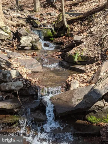 $473,500 | 3225 Magnolia Road, Great Cacapon, WV 25422