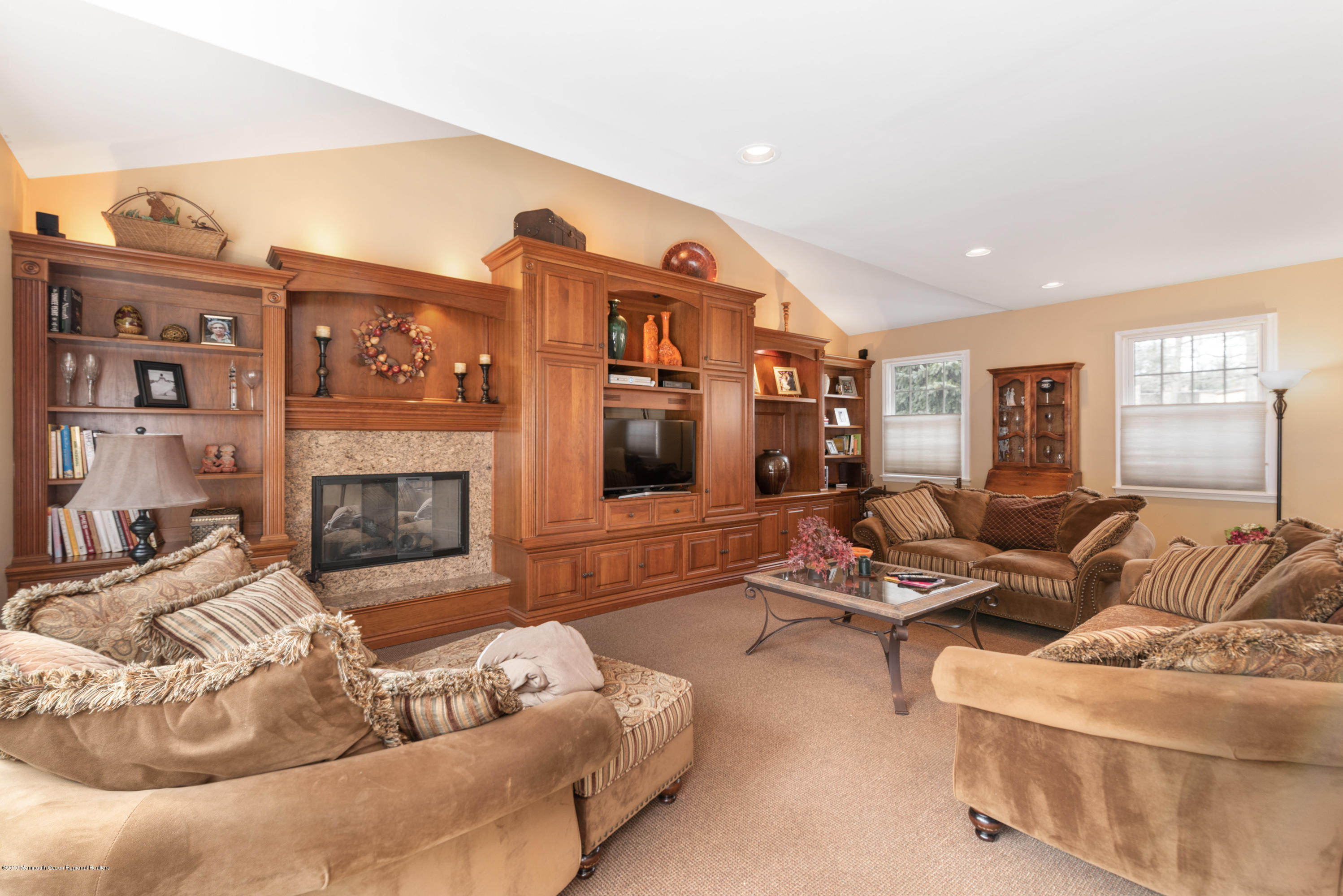 35 Silvers Road Freehold, NJ 07728 - Photo 6 of 54 DSC_6252