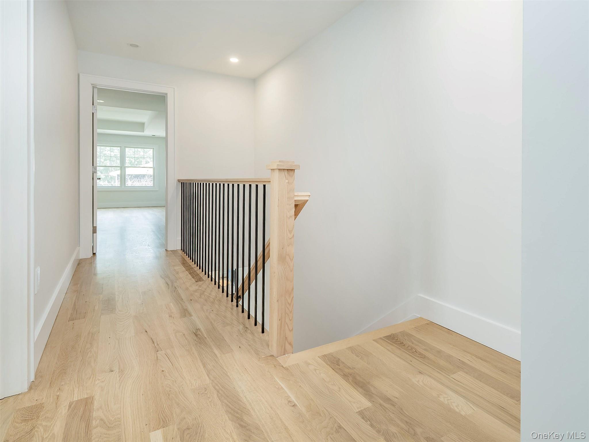 59 Edgewood Road, Unit B Port Washington, NY 11050 - Photo 9 of 20 Gallery Image 9
