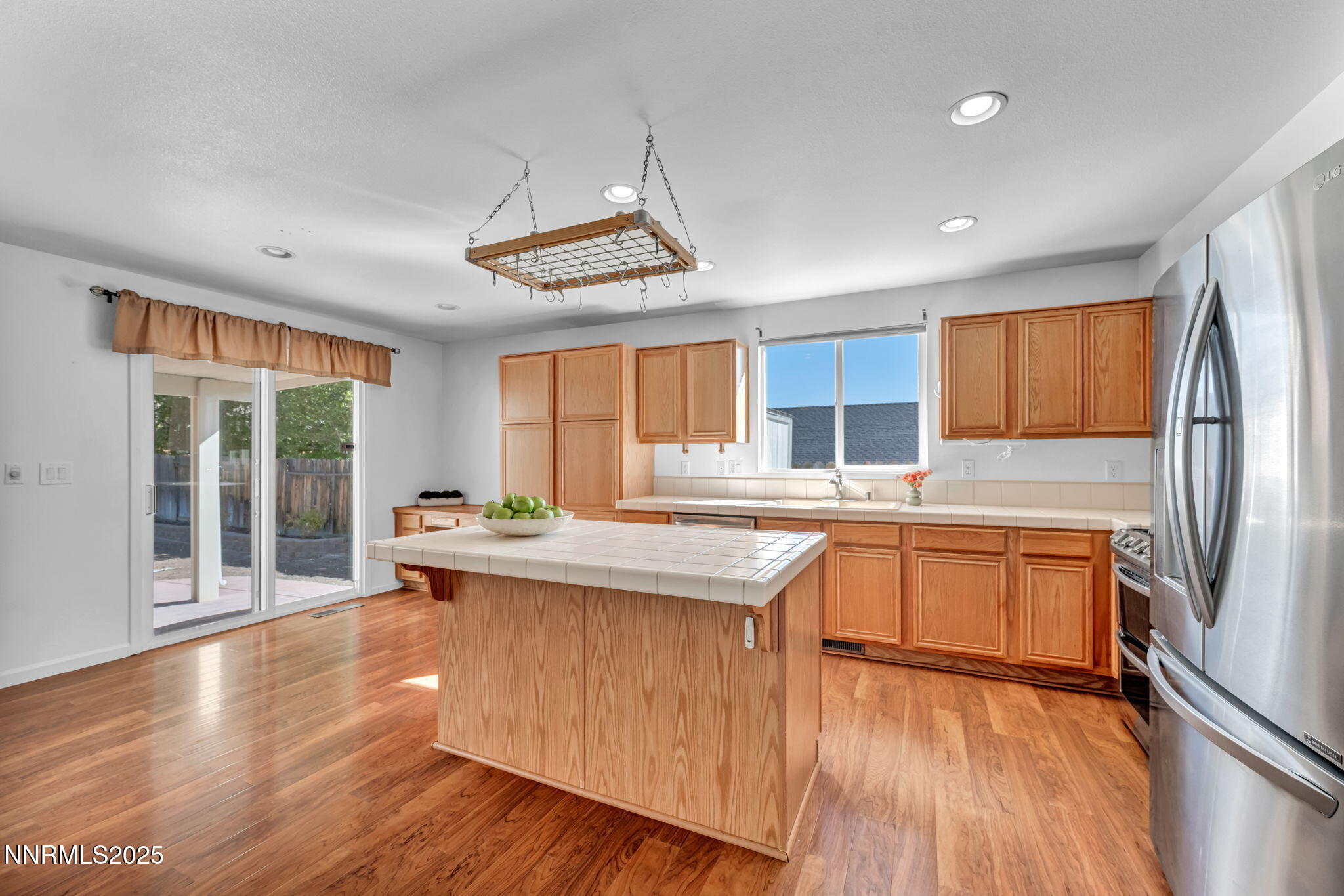 4059 Kings Row Reno, NV 89503 - Photo 2 of 40 47-web-or-mls-4059-kings-row