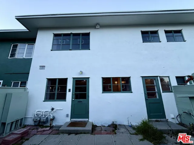 $4,200 | 5560 Village Green, Los Angeles, CA 90016
