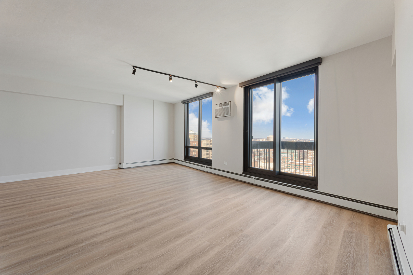 6166 North Sheridan Road, Unit 20E Chicago, IL 60660 - Photo 6 of 17