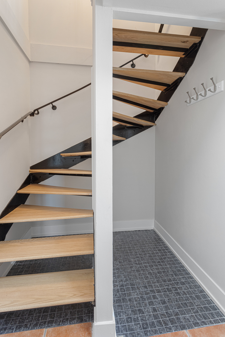 6166 North Sheridan Road, Unit 20E Chicago, IL 60660 - Photo 7 of 17