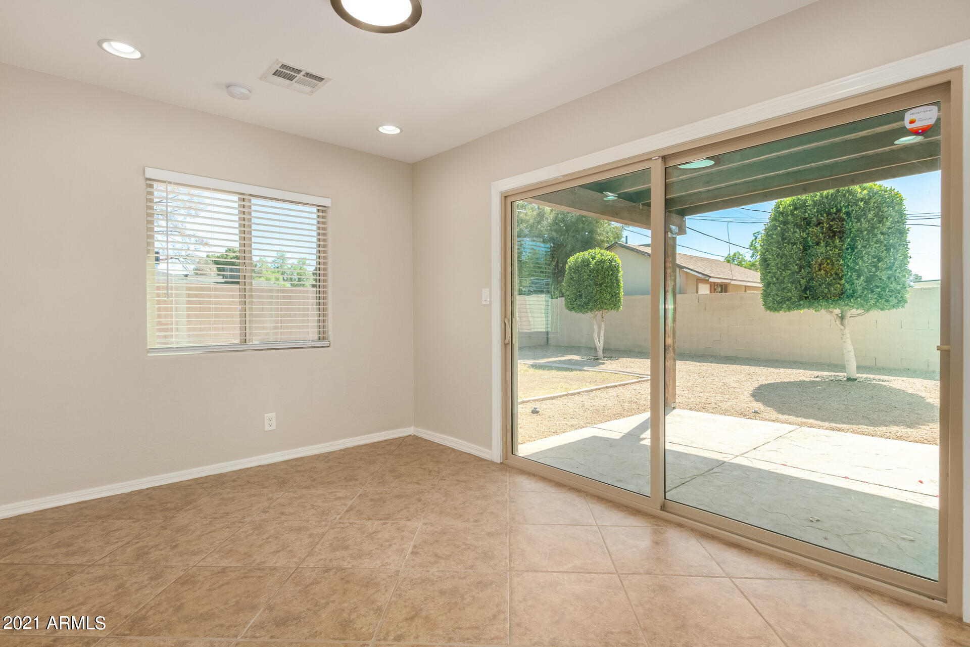 2239 East Cheery Lynn Road Phoenix, AZ 85016 - Photo 10 of 19 0011-Cheery Lyn 11