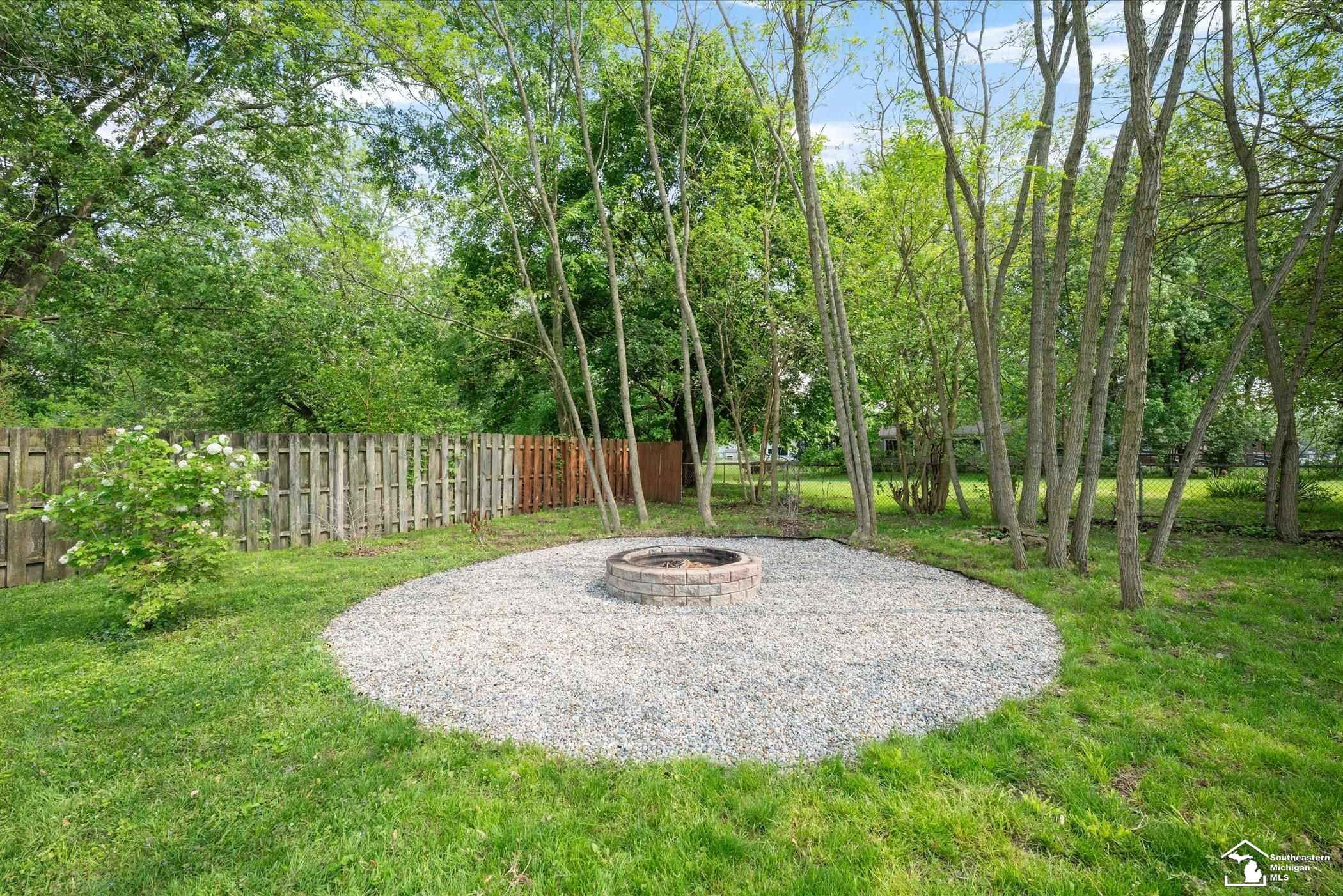 6656 Secor Road Lambertville, MI 48144 - Photo 29 of 38