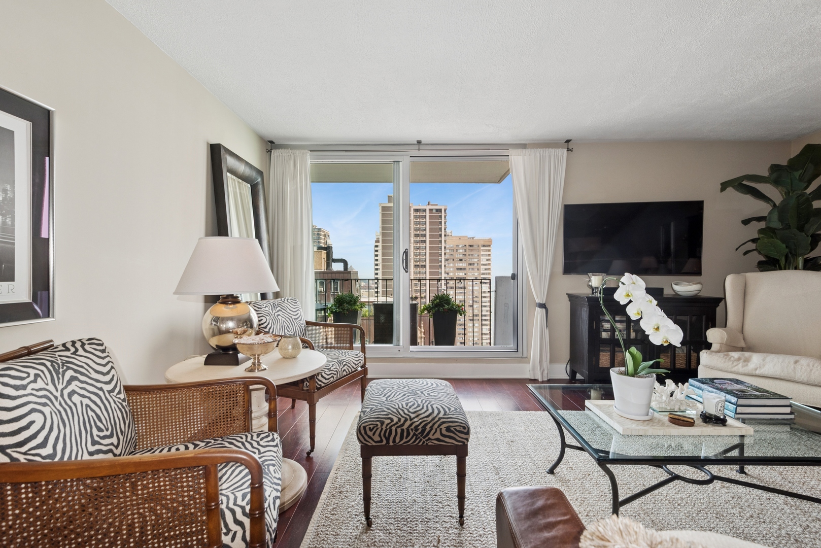 6033 North Sheridan Road, Unit 18H Chicago, IL 60660 - Photo 11 of 37 Gallery Image 11