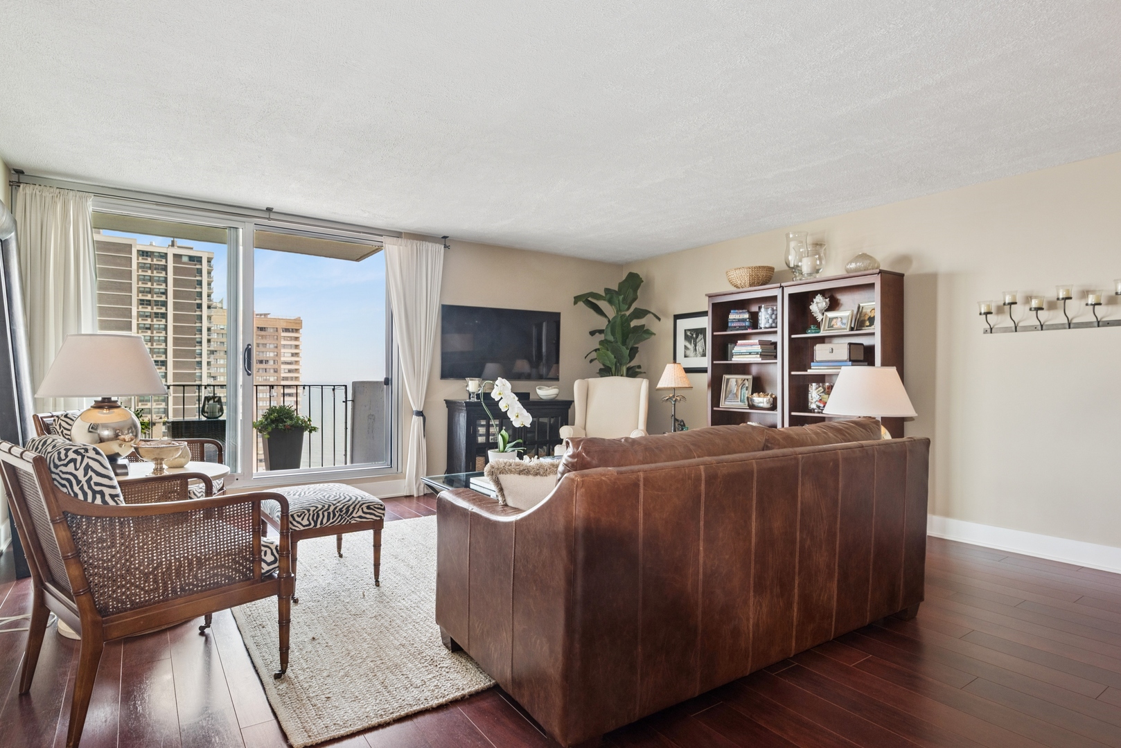 6033 North Sheridan Road, Unit 18H Chicago, IL 60660 - Photo 12 of 37 Gallery Image 12
