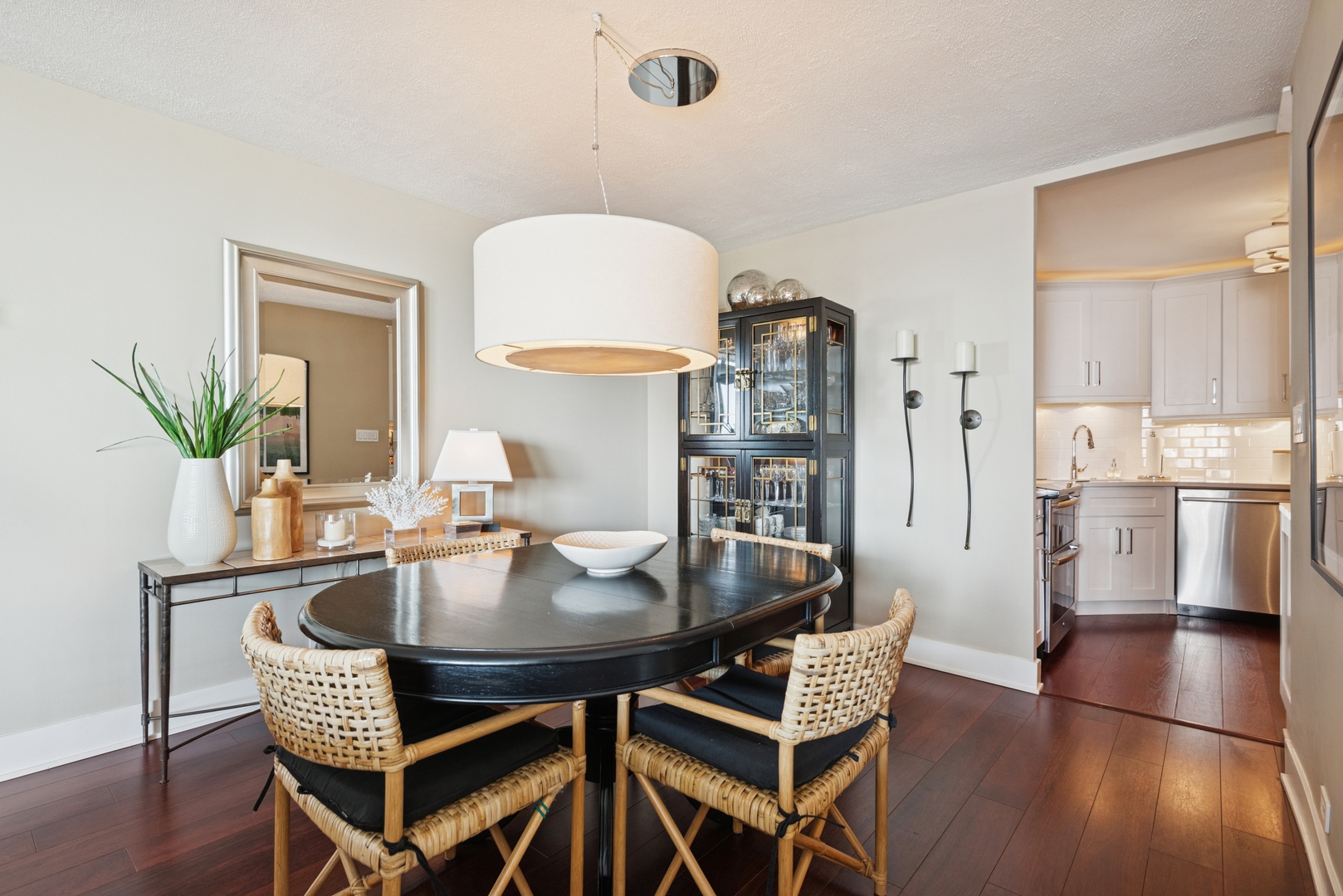 6033 North Sheridan Road, Unit 18H Chicago, IL 60660 - Photo 15 of 37 Gallery Image 15