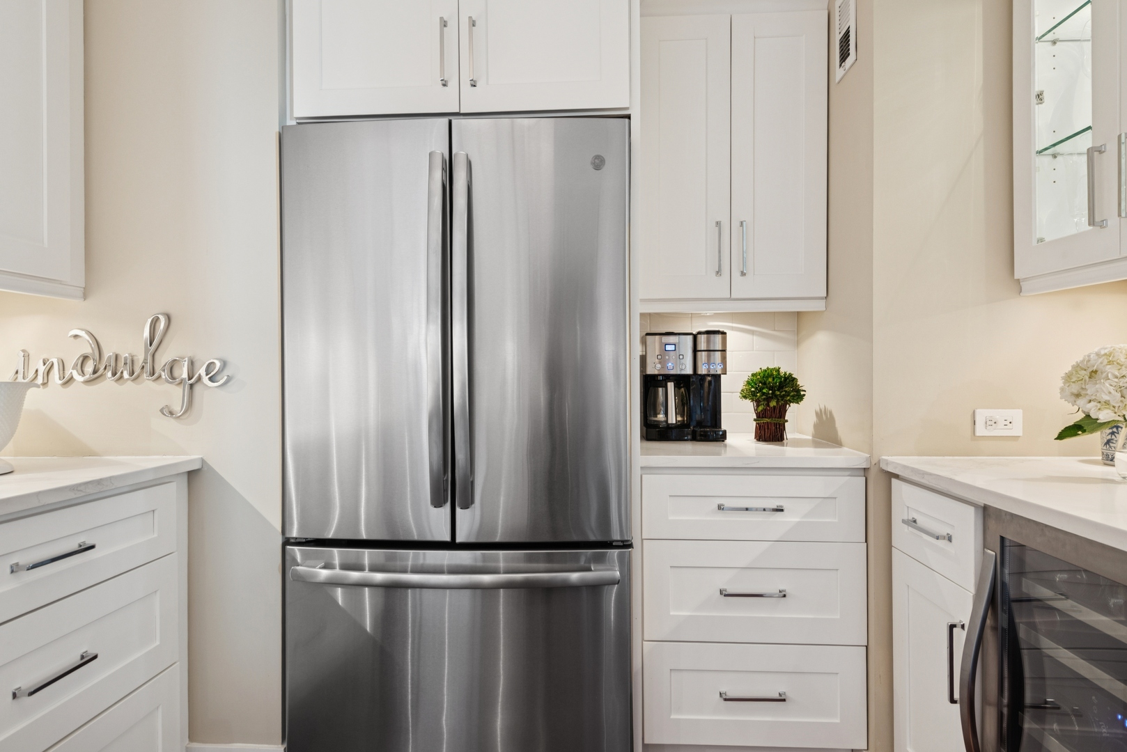 6033 North Sheridan Road, Unit 18H Chicago, IL 60660 - Photo 17 of 37 Gallery Image 17