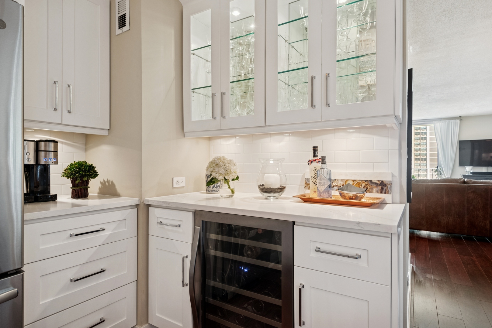 6033 North Sheridan Road, Unit 18H Chicago, IL 60660 - Photo 18 of 37 Gallery Image 18