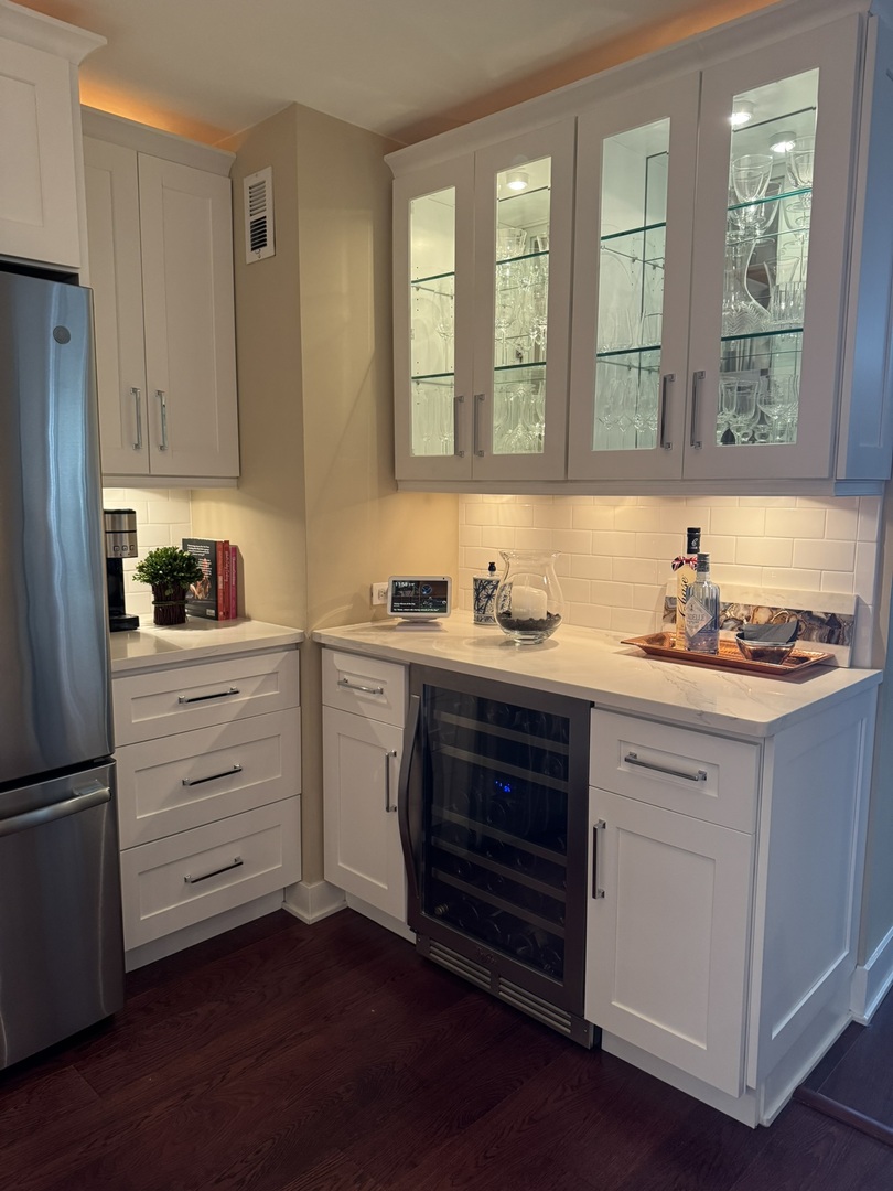 6033 North Sheridan Road, Unit 18H Chicago, IL 60660 - Photo 21 of 37 Gallery Image 21