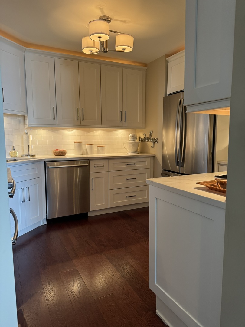 6033 North Sheridan Road, Unit 18H Chicago, IL 60660 - Photo 22 of 37 Gallery Image 22