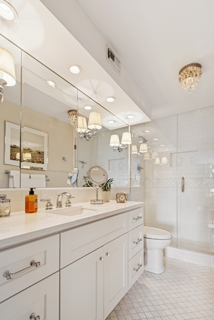 6033 North Sheridan Road, Unit 18H Chicago, IL 60660 - Photo 26 of 37 Gallery Image 26