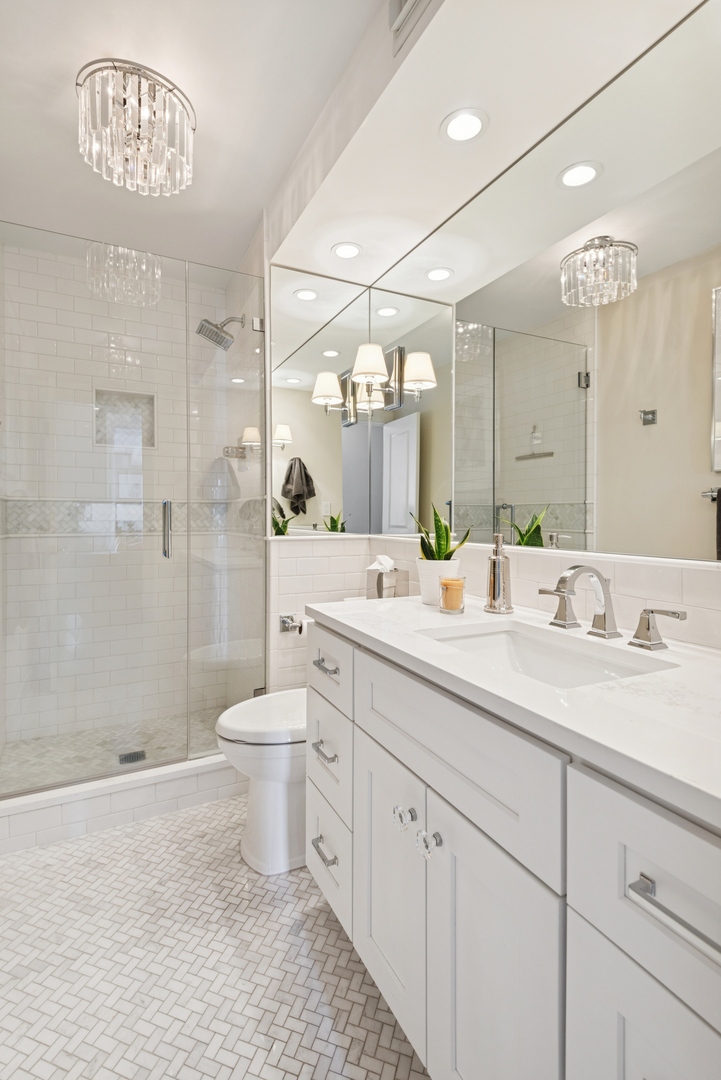 6033 North Sheridan Road, Unit 18H Chicago, IL 60660 - Photo 30 of 37 Gallery Image 30
