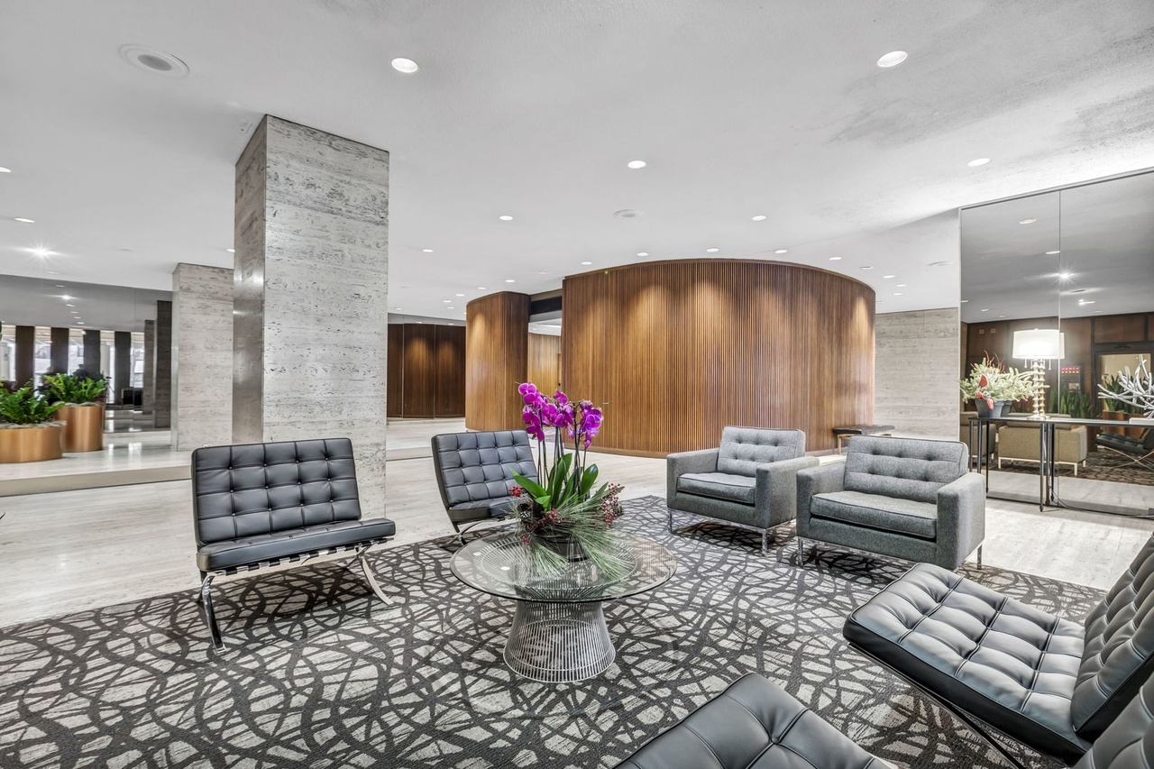 6033 North Sheridan Road, Unit 18H Chicago, IL 60660 - Photo 3 of 37 Gallery Image 3