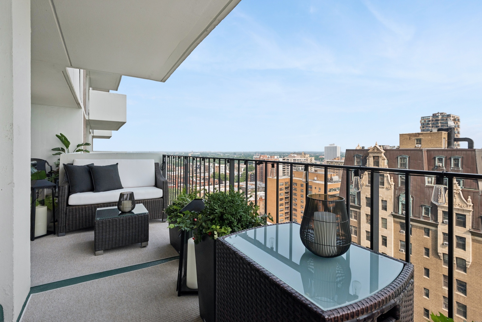6033 North Sheridan Road, Unit 18H Chicago, IL 60660 - Photo 33 of 37 Gallery Image 33