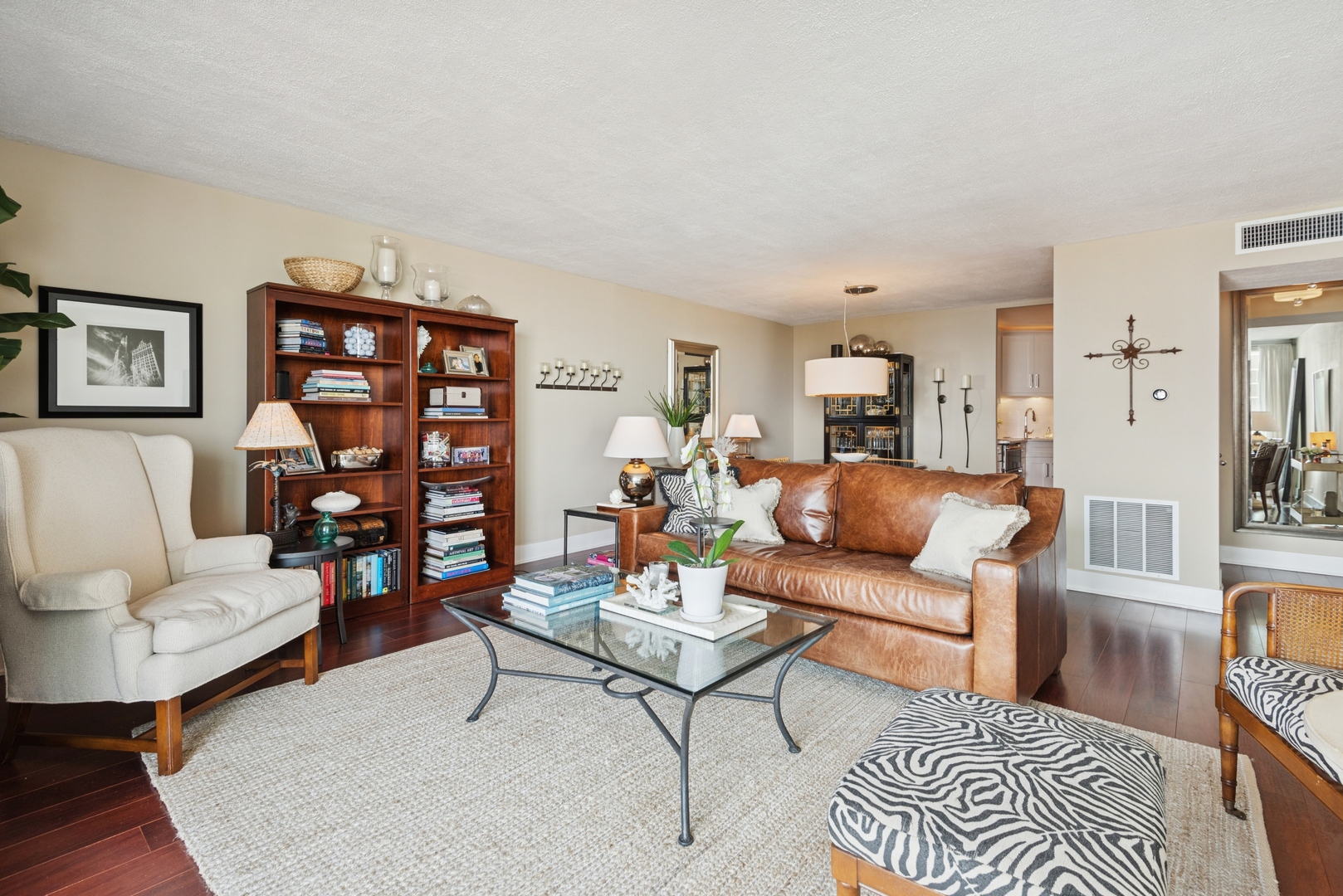 6033 North Sheridan Road, Unit 18H Chicago, IL 60660 - Photo 6 of 37 Gallery Image 6