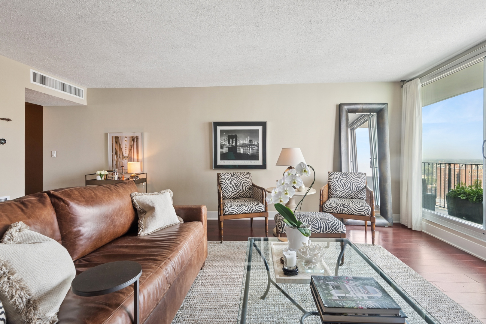 6033 North Sheridan Road, Unit 18H Chicago, IL 60660 - Photo 8 of 37 Gallery Image 8