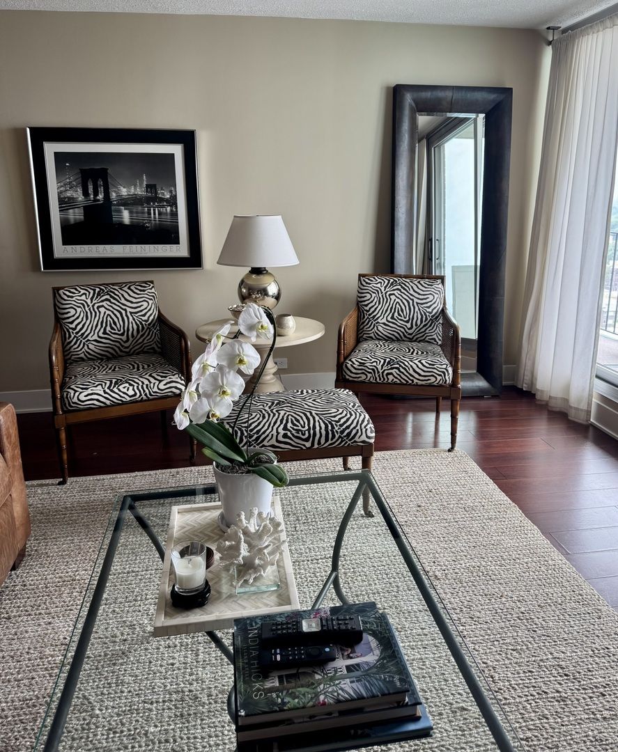 6033 North Sheridan Road, Unit 18H Chicago, IL 60660 - Photo 9 of 37 Gallery Image 9