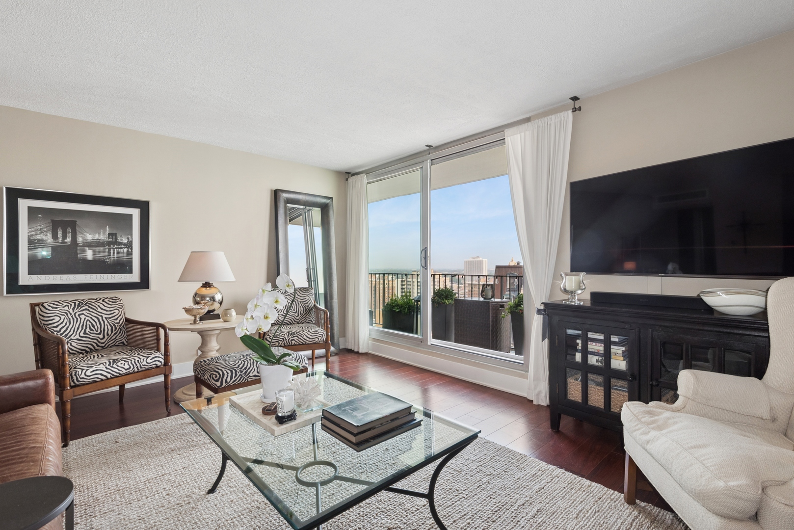 6033 North Sheridan Road, Unit 18H Chicago, IL 60660 - Photo 10 of 37 Gallery Image 10