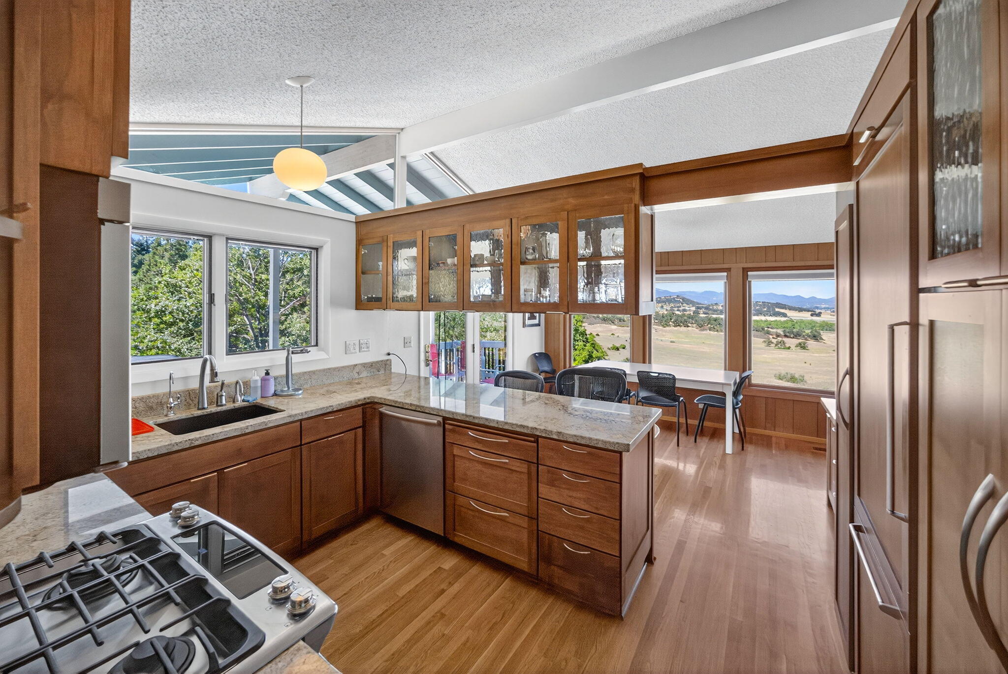 4360 North Foothill Road Medford, OR 97504 - Photo 6 of 64 APX_0806