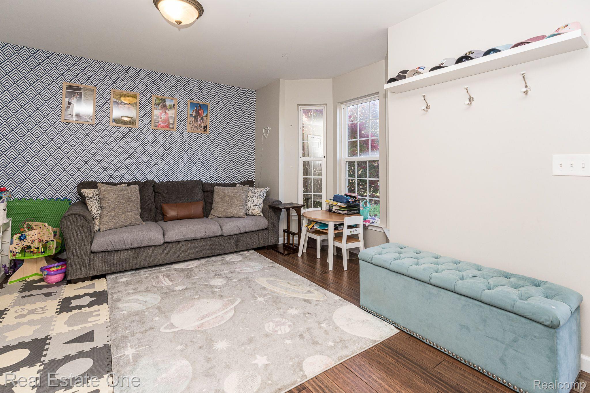3267 Bathurst Avenue Rochester, MI 48309 - Photo 6 of 37 Gallery Image 6