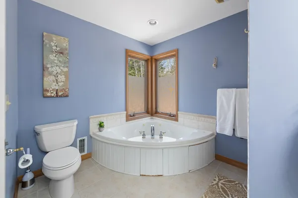 $599,900 | 250 Jenness Hill Lane, Bristol, NH 03222