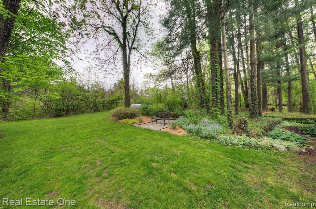 9344 Spicer Road Whitmore Lake, MI 48189 - Photo 13 of 85 Gallery Image 13