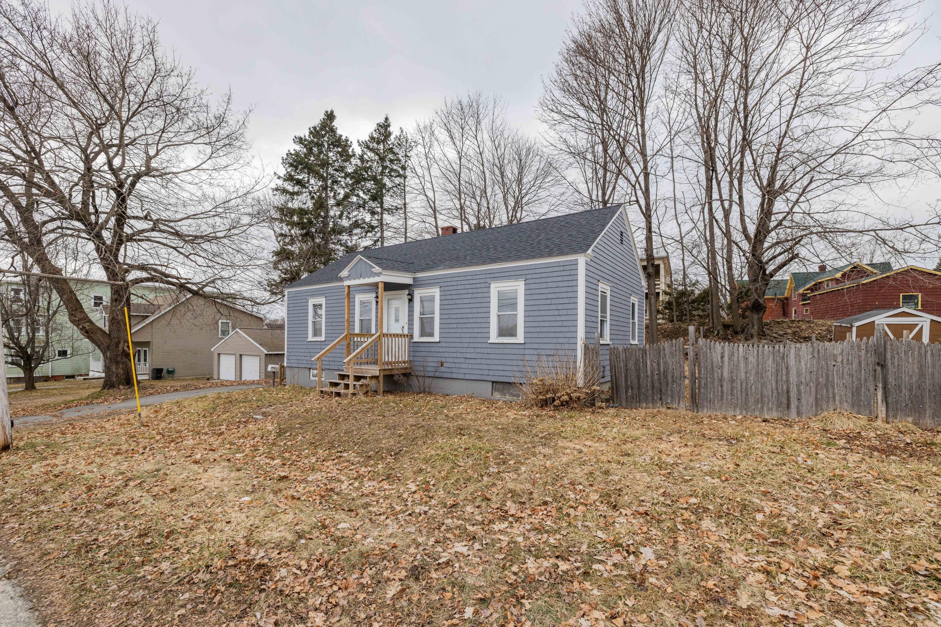 174 Spring Street Lewiston, ME 04240 - Photo 1 of 22 3G0A0245