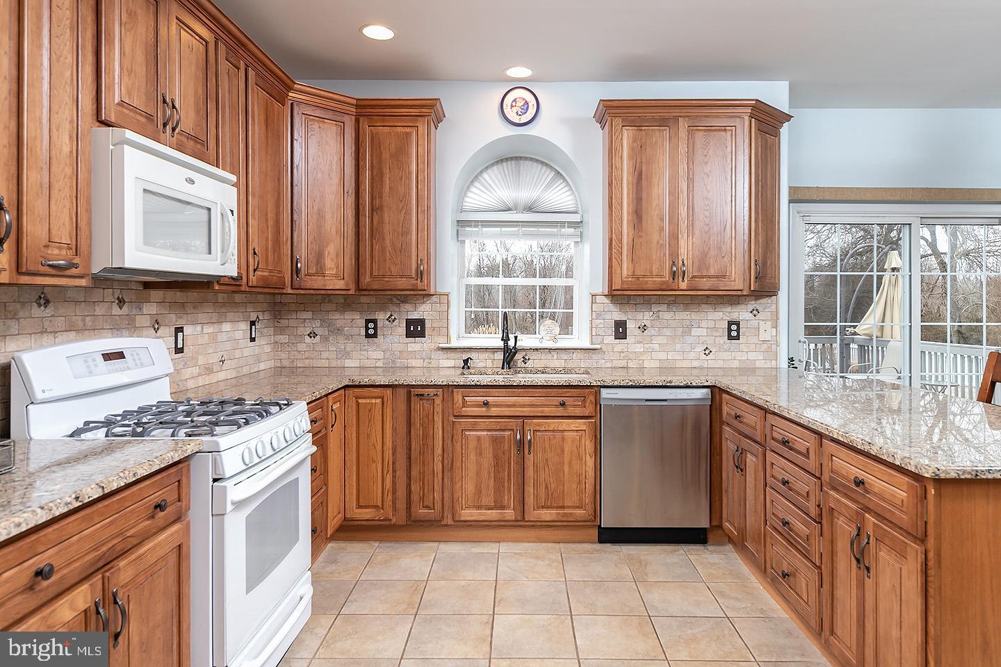 355 Rainey Road Swedesboro, NJ 08085 - Photo 12 of 32