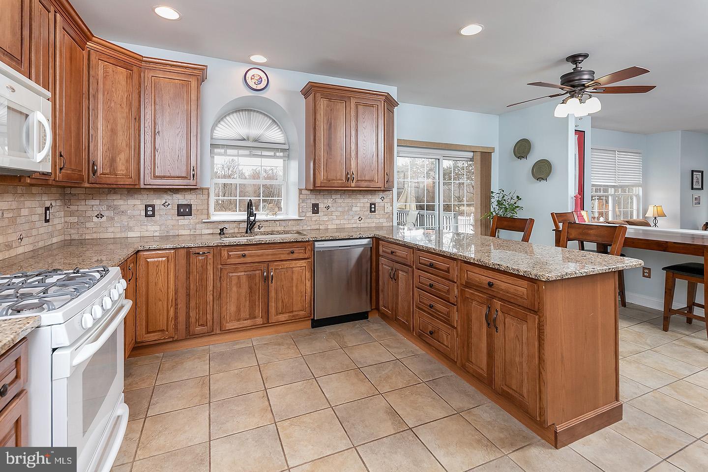 355 Rainey Road Swedesboro, NJ 08085 - Photo 8 of 32