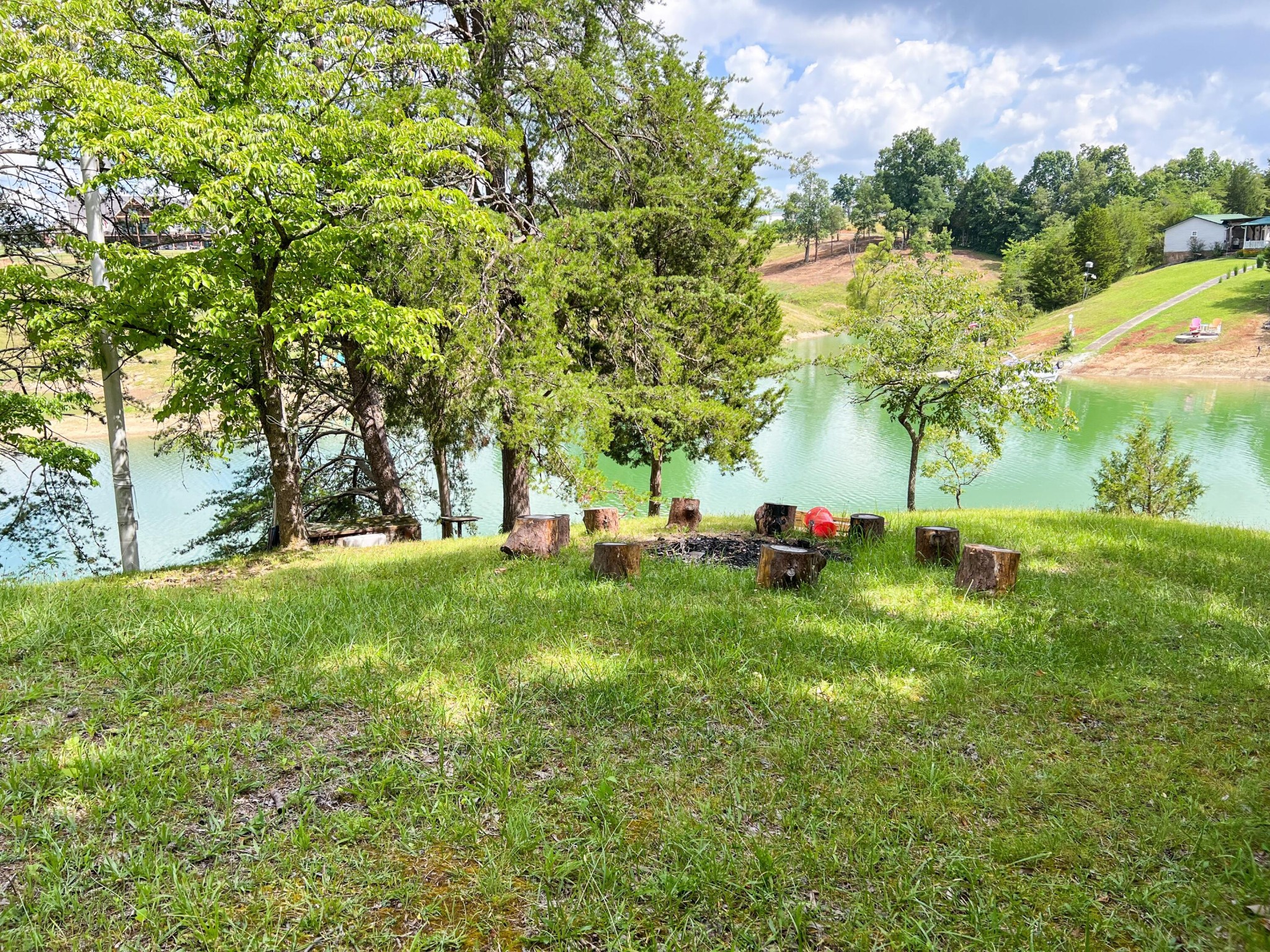 1809 Ridgecrest Drive Dandridge, TN 37725 - Photo 9 of 32 Gallery Image 9