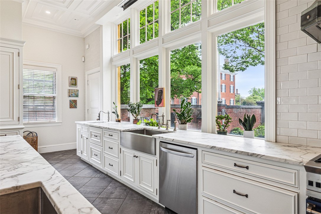 10 Brown Street Providence, RI 02906 - Photo 23 of 50