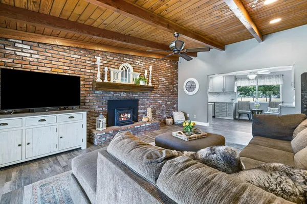 $785,000 | 6589 North De Wolf Avenue, Clovis, CA 93619
