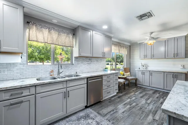 $785,000 | 6589 North De Wolf Avenue, Clovis, CA 93619