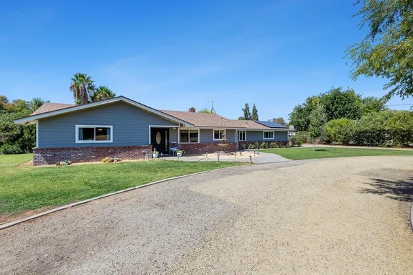 $785,000 | 6589 North De Wolf Avenue, Clovis, CA 93619