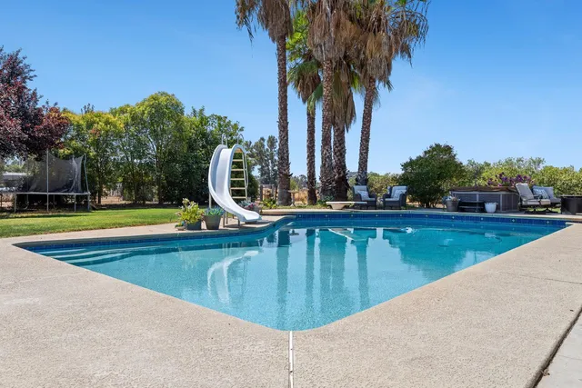 $785,000 | 6589 North De Wolf Avenue, Clovis, CA 93619